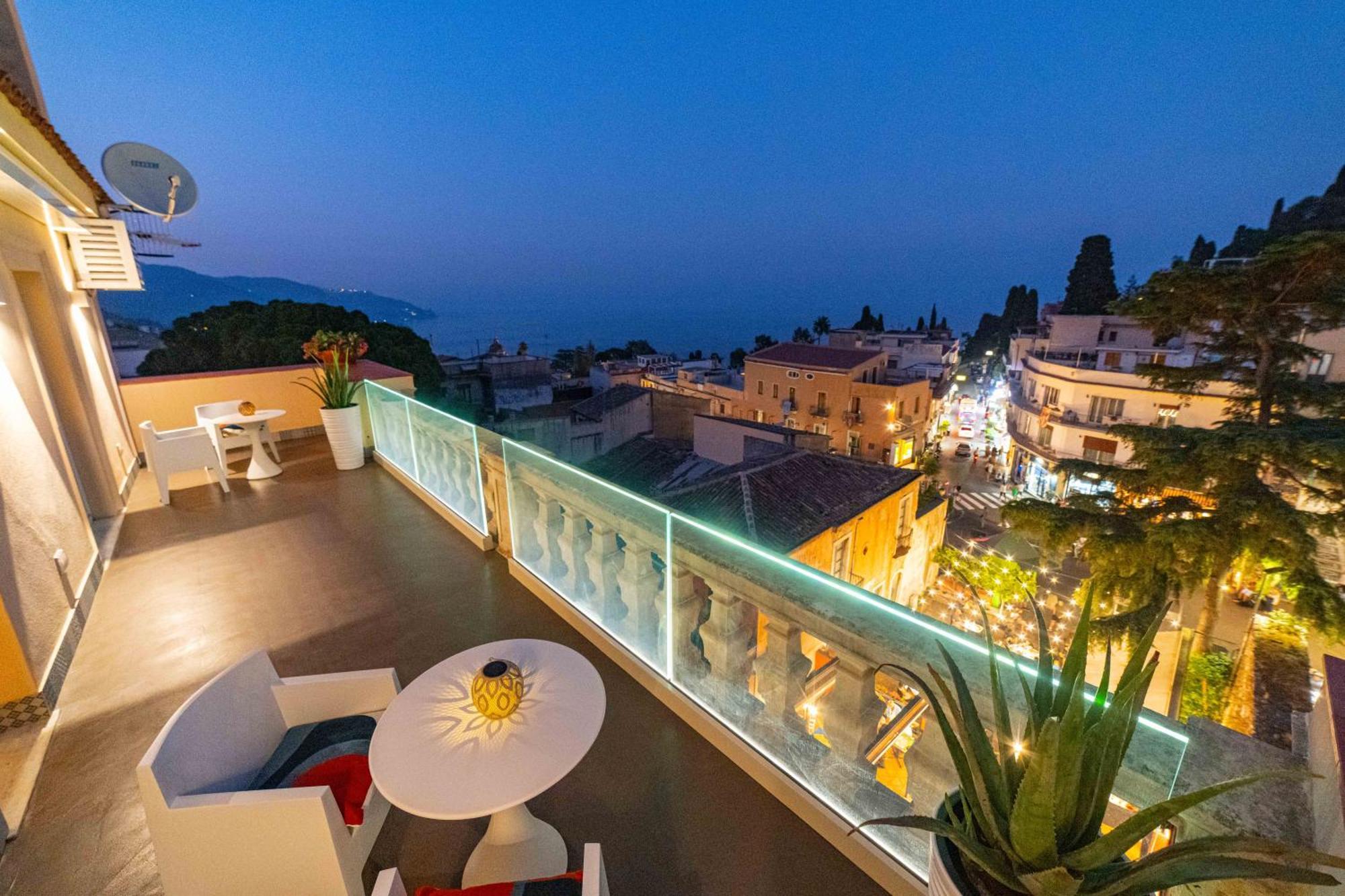 La Terrazza Di Porta Messina Hotel Таормина Екстериор снимка